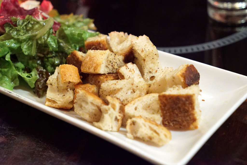 Photo cred: www.johnnyprimesteaks.com - croutons and salad